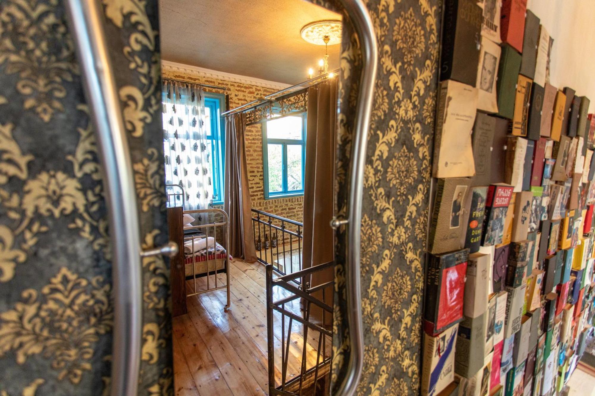 Book Hotel Koutaïssi Extérieur photo