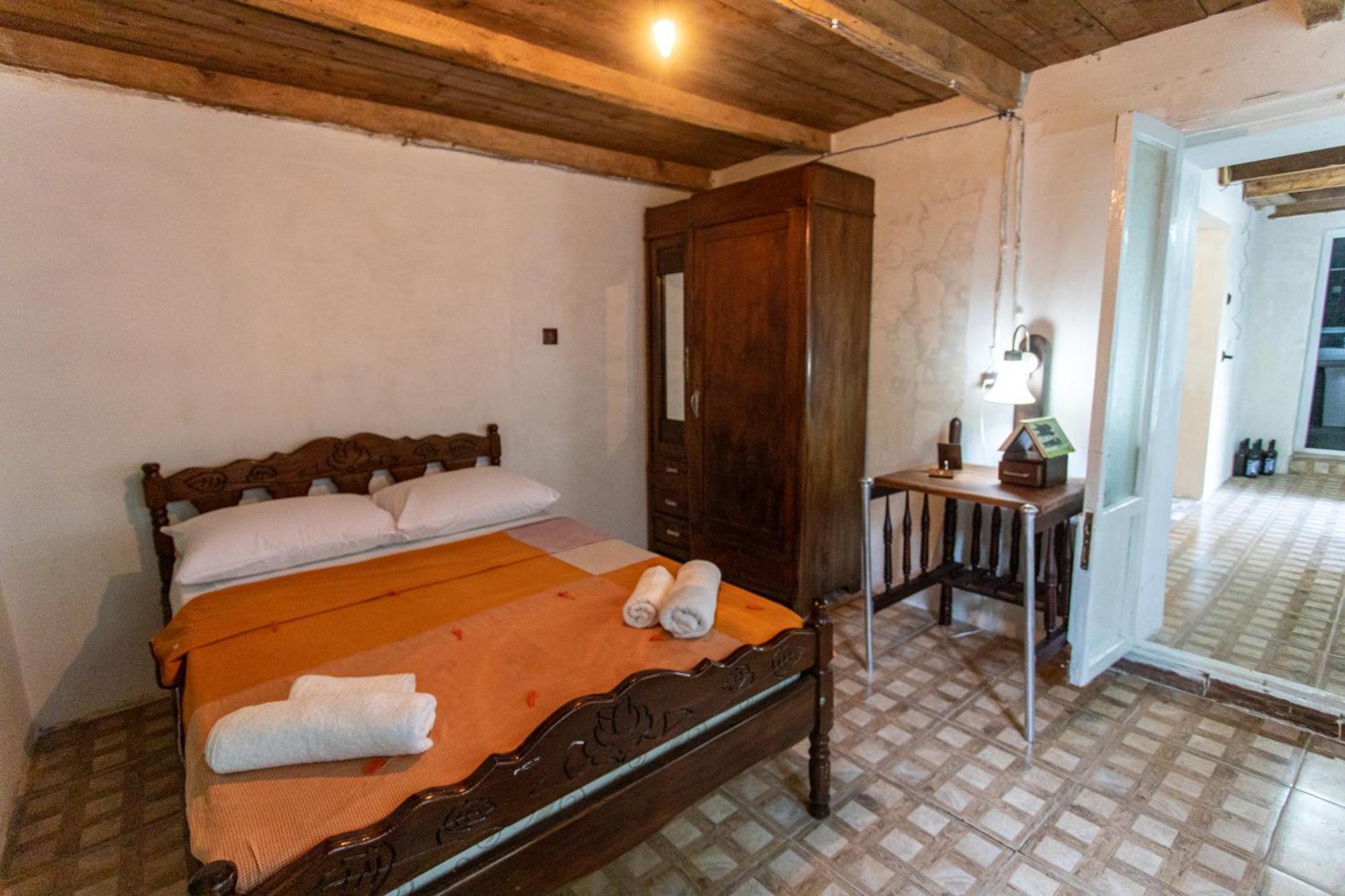 Book Hotel Koutaïssi Extérieur photo