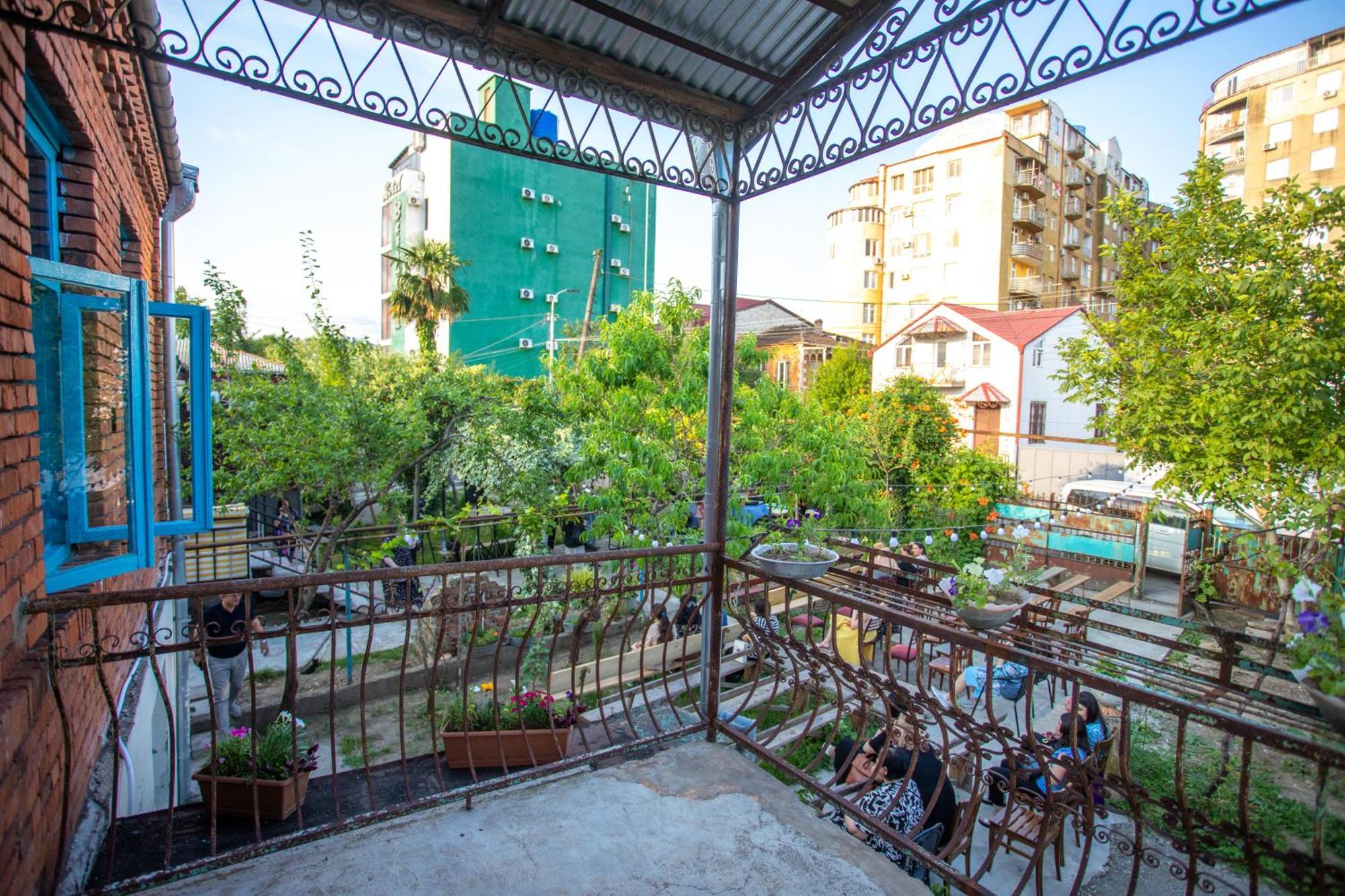 Book Hotel Koutaïssi Extérieur photo