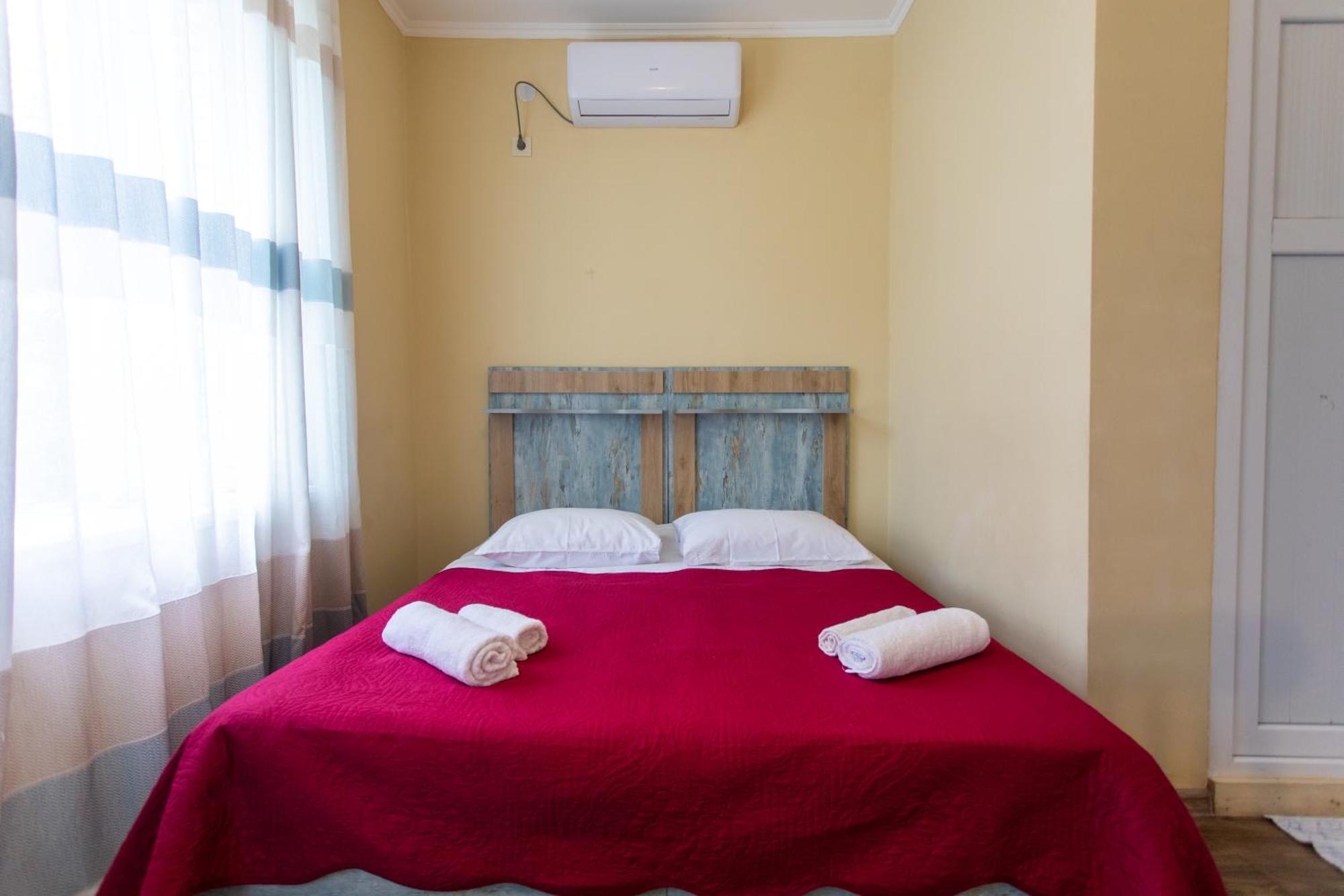 Book Hotel Koutaïssi Extérieur photo