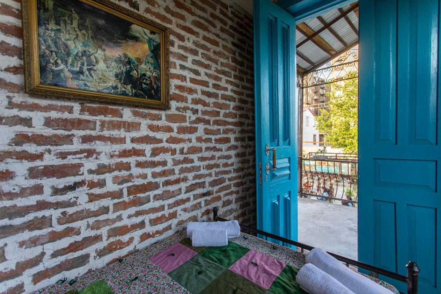 Book Hotel Koutaïssi Extérieur photo