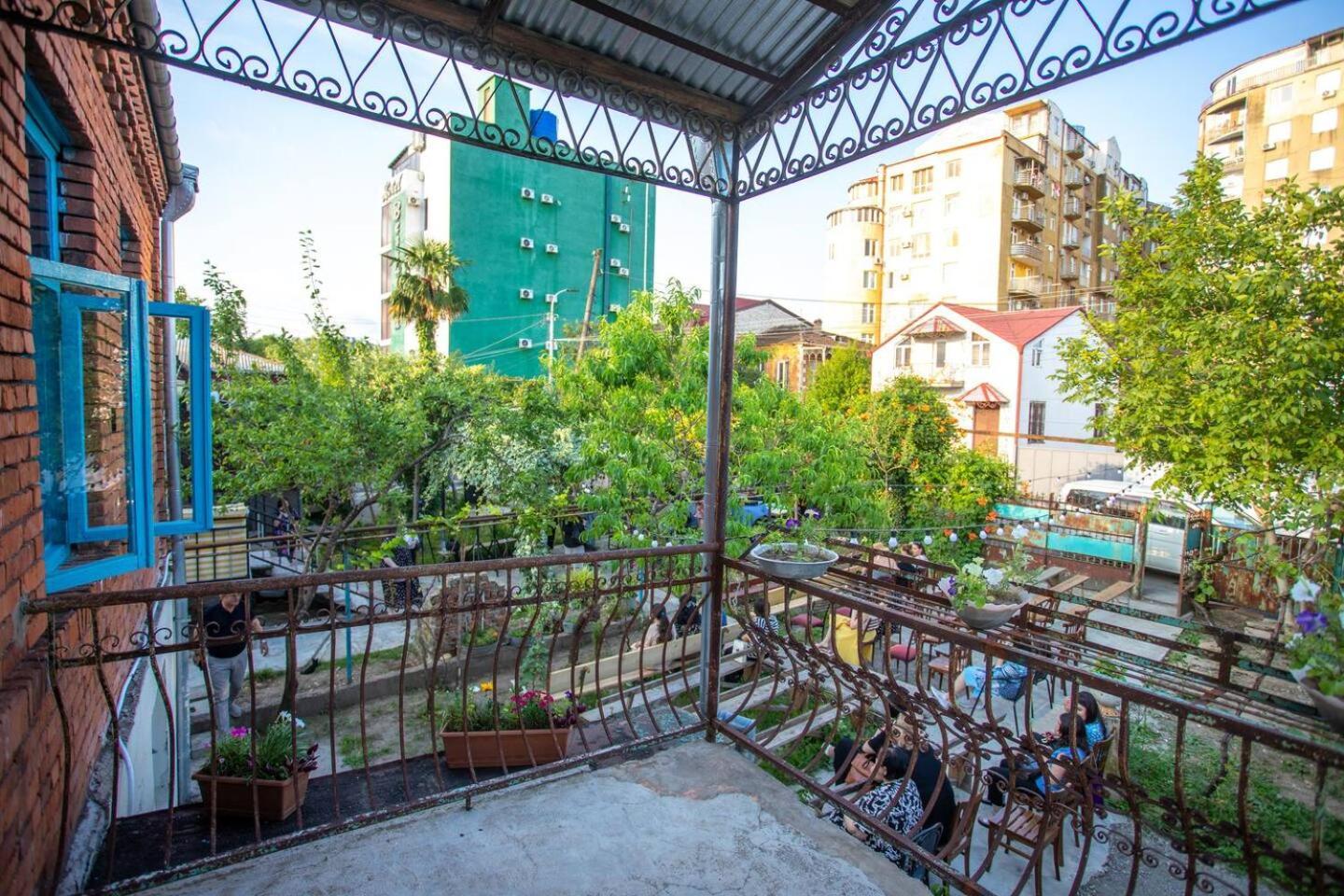 Book Hotel Koutaïssi Extérieur photo