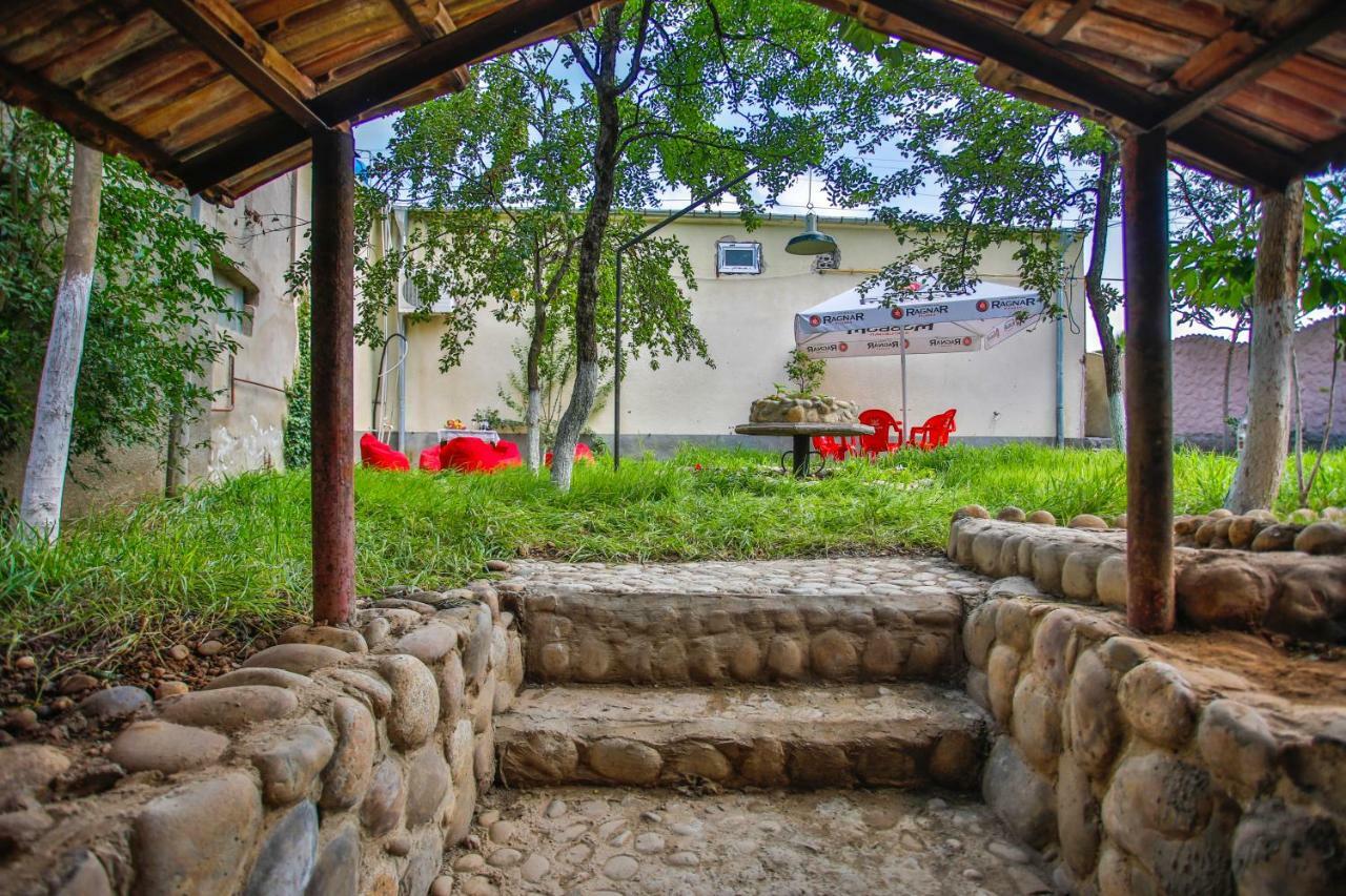 Book Hotel Koutaïssi Extérieur photo